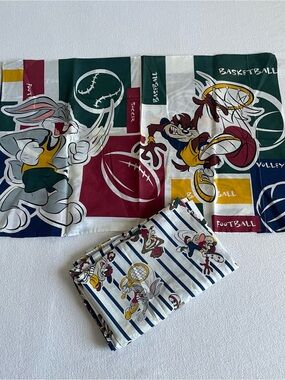 Vintage 1990s Looney Tunes “Sports tunes” Flat Sheet & Pillow Case Bugs Bunny